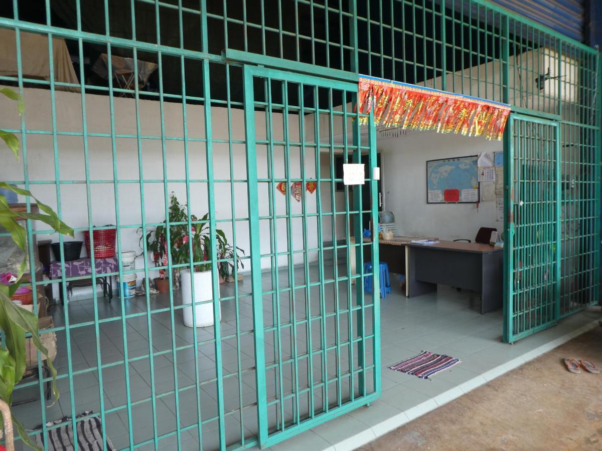 Tit Motel Sungai Petani Bagian luar foto
