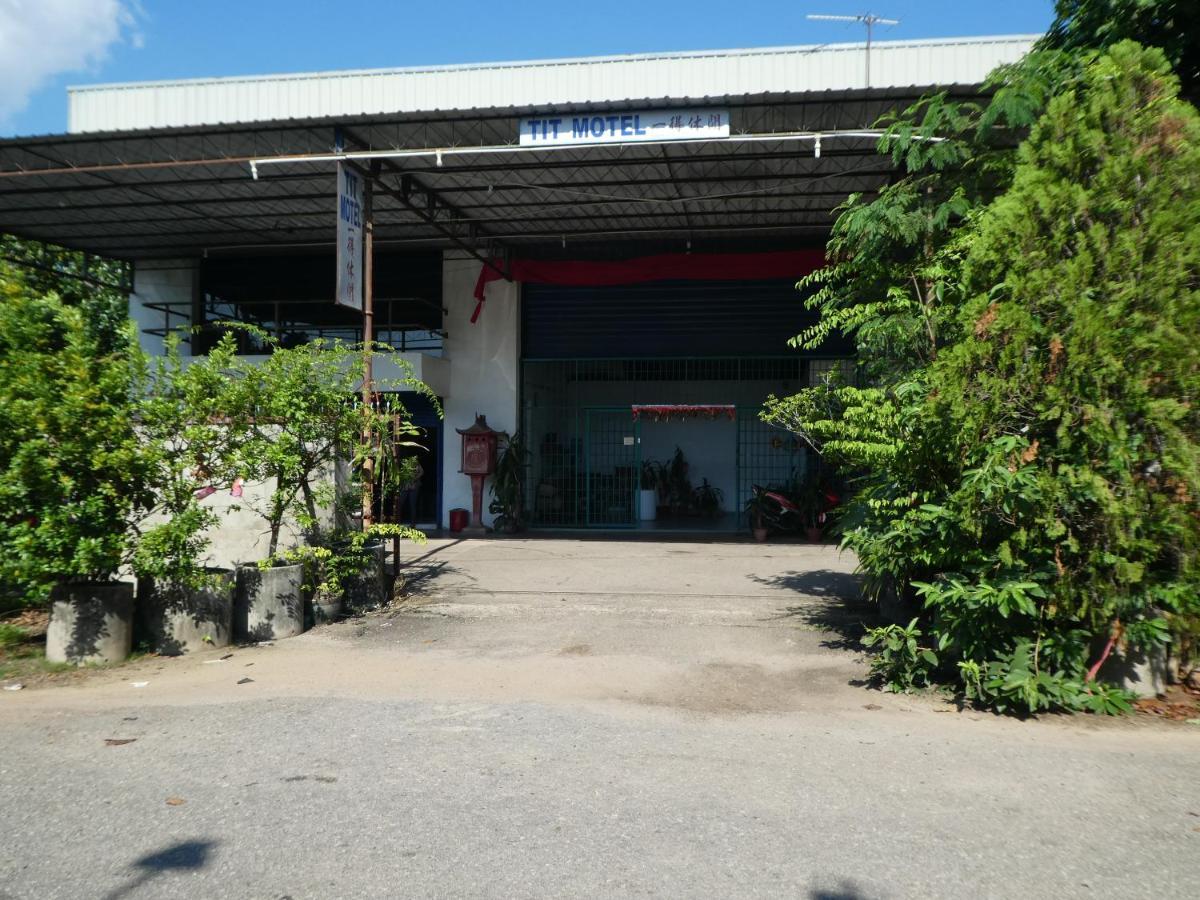 Tit Motel Sungai Petani Bagian luar foto